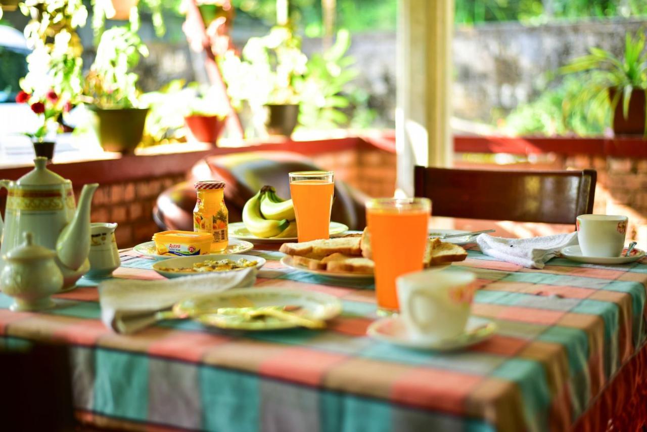 Relax Guest House Dambulla Exterior foto